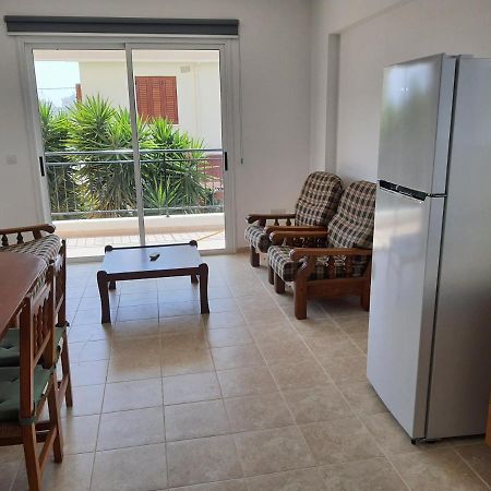 Lovely Apartment At The City Center Of Paphos Exterior foto